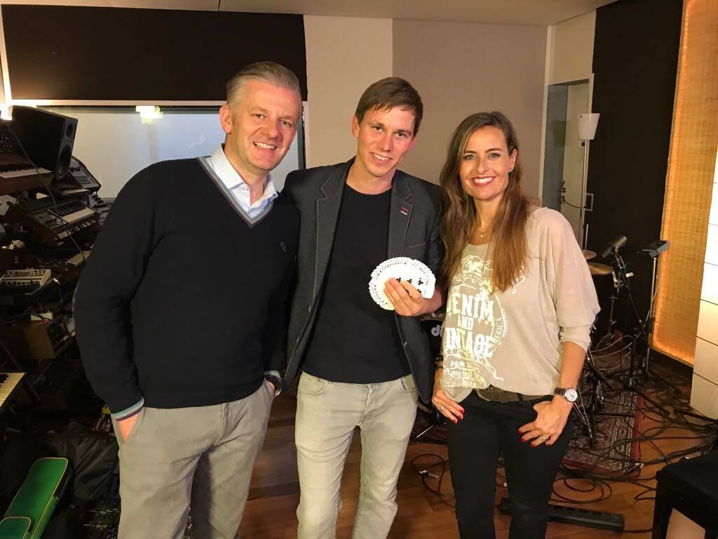 Zauberkünstler Florian Klein mit Sandra Studer und Rainer Maria Salzgeber