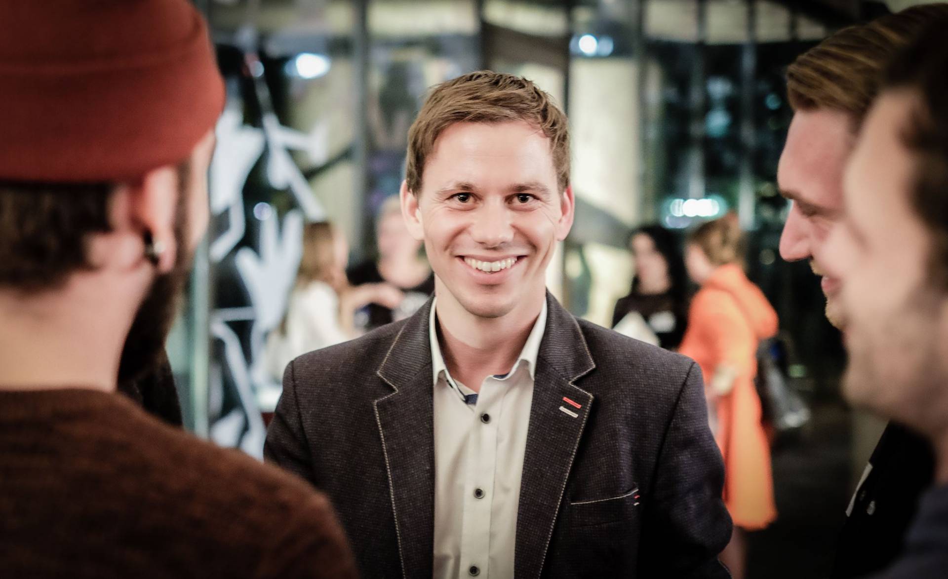 Zauberkünstler Florian Klein bei einer Close-Up Zaubershow